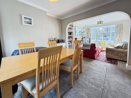 4 bedroom semi-detached house to rent - Photo 4