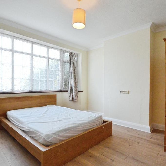 1 bedroom in a house share to rent - Photo 1