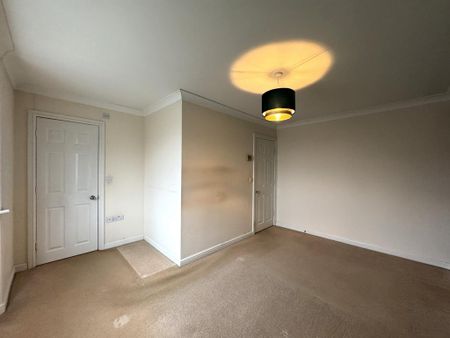 6 bedroom detached house to rent - Photo 2