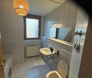 Sehr schöne 2 Zi-Wohnung mit Balkon und TG-Stellplatz in der Innens... - Photo 5