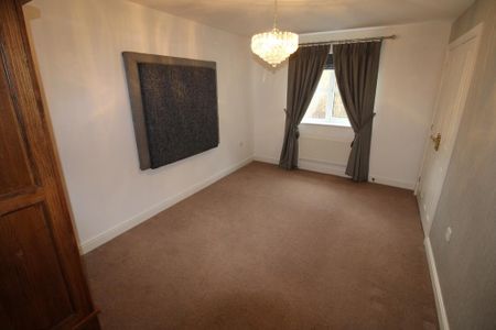 4 bedroom detached house to rent - Photo 4