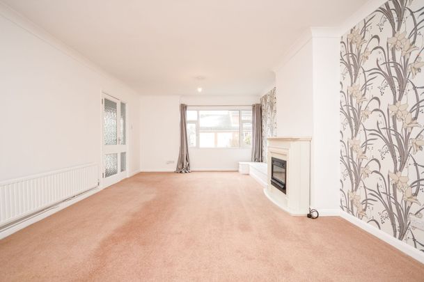 Barnham Broom - Photo 1