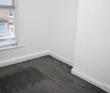 4 bedroom terraced house to rent - Photo 5