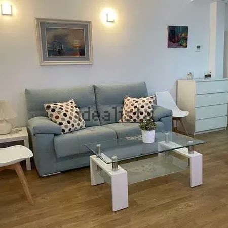 Alquiler de piso en Calle Trinidad - Photo 1