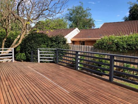 IMPRESSIVE 4 BEDROOM + STUDY FAMILY HOME - SINGLE LEVEL SPACE AND COMFORT - Photo 3