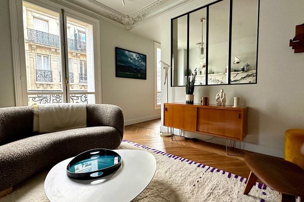 Appartement • Trudaine-Maubeuge - Photo 1