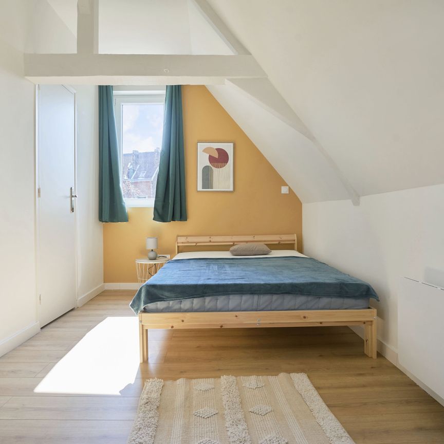 Saint Géry Roommate 5 Bedrooms at Valenciennes - Photo 1