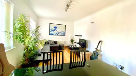 2 bedroom apartment to rent - Photo 2