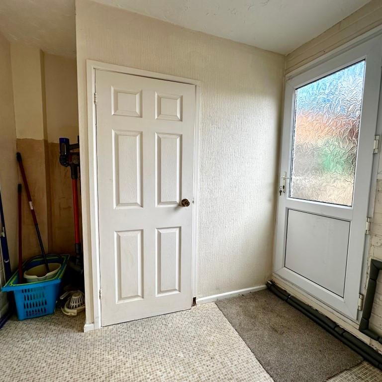 Semi Detached House - Photo 1