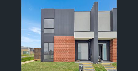 Brand New! - Photo 3