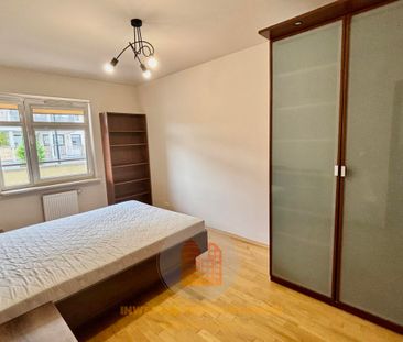 Warszawa, Wilanów, Miasteczko Wilanów, al. Wilanowska – zdjęcie 4