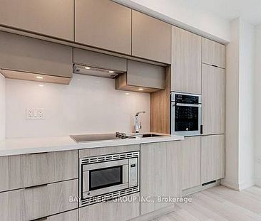 Yonge/Eglinton Beautiful 2Bdrm Corner Unit Open Concept Modern Kitche - Photo 1