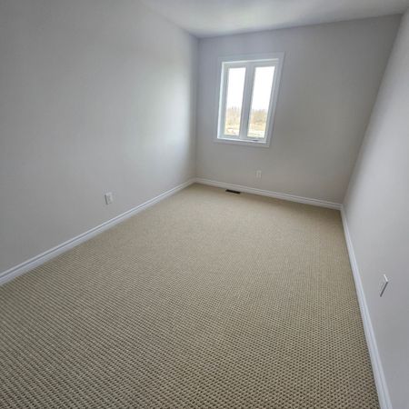 For Lease - 76 Richelieu Street, Russell, Ontario - Photo 4