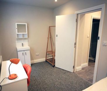 5 bedroom terraced house to rent - Photo 4