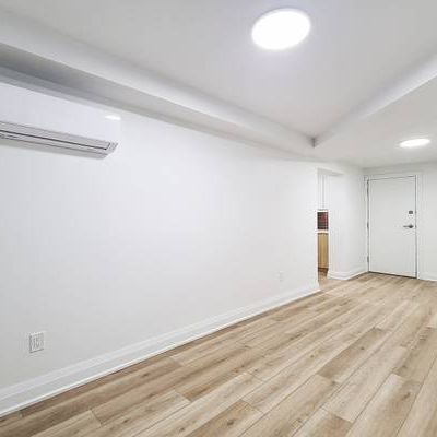 68 Fifteenth ST: Newly renovated studio unit in a small - Photo 3