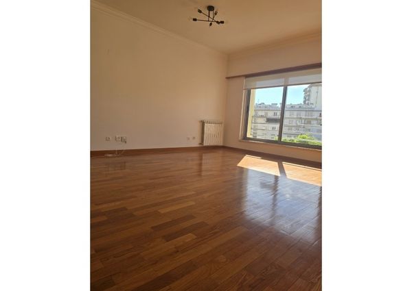 Apartamento T3 em Lisboa