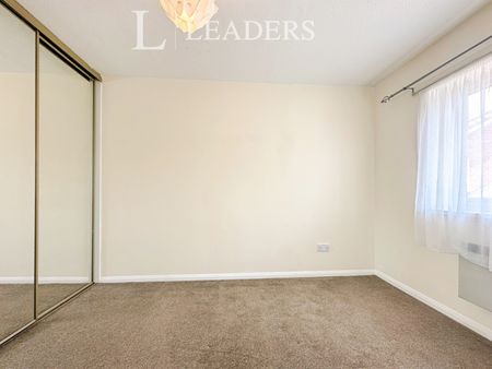 3 bedroom house to rent Heather Close, Gosport, PO13 - Photo 2