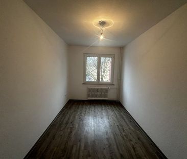 Renovierte 3,5 Zimmer Wohnung mit Balkon ! - Foto 5