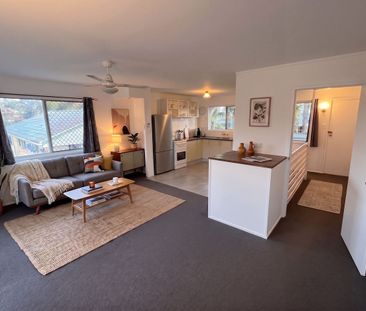 Spacious Upper-Level 3-Bed Unit | Convenient & Low-Maintenance - Photo 1