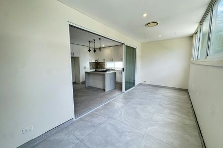 NEWELY RENOVATED FAMILY HOME - Photo 2