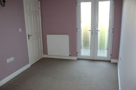 2 bed House - To Let - Photo 3