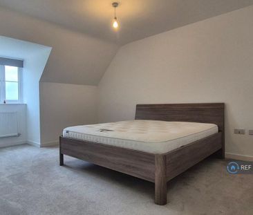 3 bedroom semi-detached house to rent - Photo 4