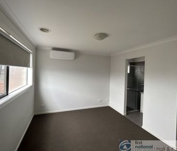 36 Rothschild Avenue, Clyde - Photo 5