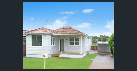 Spacious Family Home with Self-Contained Studio – Backing Onto Darling Street Park - Photo 3