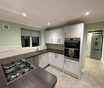 3 bedroom semi-detached house to rent - Photo 6