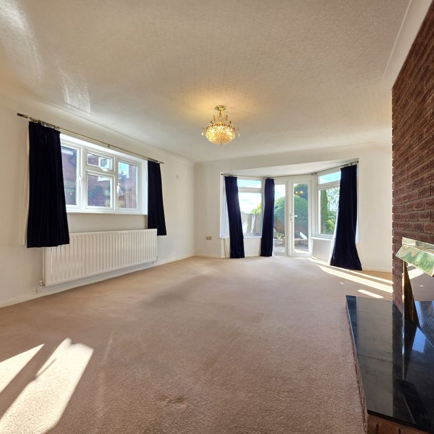 3 Bed Bungalow - Photo 1