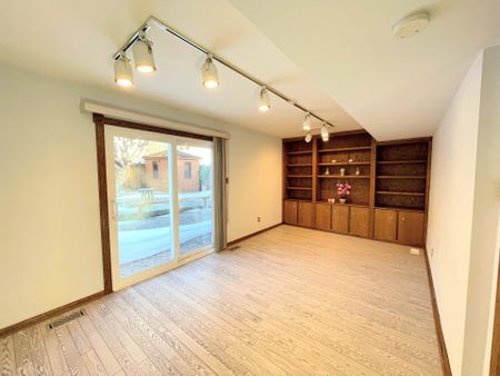 For Lease - 58 Marathon Crescent, Toronto, Ontario - Photo 4