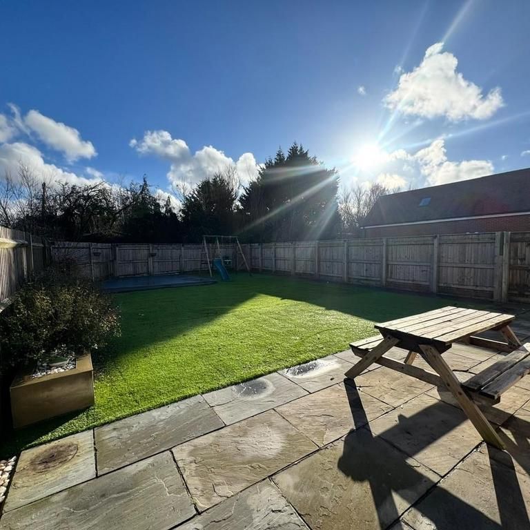 3 bedroom character property to rent - Photo 1