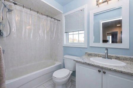 For Lease - 92 Pearcey Crescent, Barrie, Ontario - Photo 2