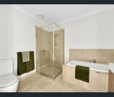 Modern Townhouse Living in Wantirna - Photo 4