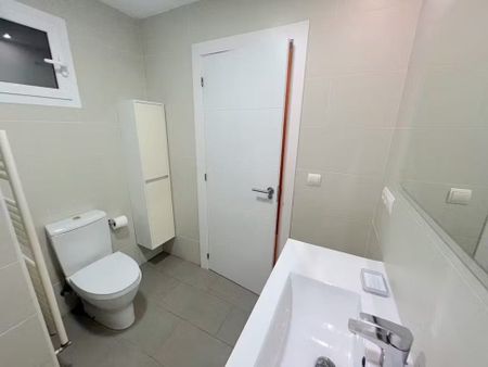 Avinguda del Regne de València, Valencia, Valencian Community 46005 - Photo 5