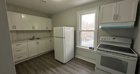 188 Bradford St, #2, Upper Barrie | $1375 per month | Utilities Included - Photo 5