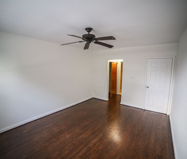 For Lease - 152 Overbrook Place Unit# 2nd Fl, Toronto, Ontario - Photo 2