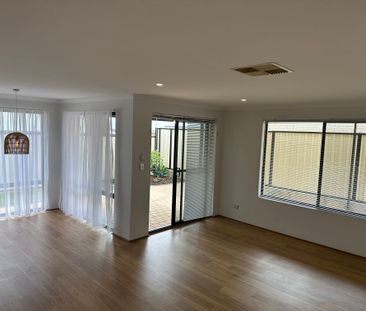 27 Lakewood Terrace, Clarkson WA 6030 - Photo 5