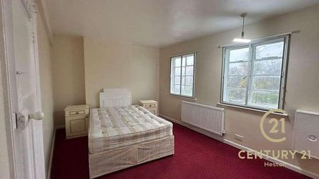 Central Parade, TW5 - Photo 4