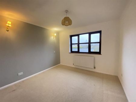 2 bedroom maisonette to rent - Photo 2