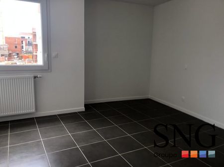 T2 AVEC LOGGIA ET PARKING - Photo 5