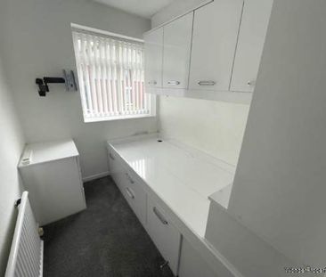 3 bedroom property to rent in Oldham - Photo 5