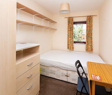 10 St Hildas Mews - Photo 3