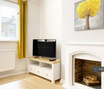 2 bedroom semi-detached house to rent - Photo 3