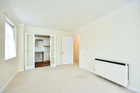 1 bedroom retirement property to rent - Photo 3