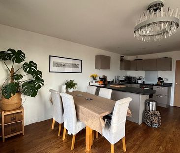 2 Bed Flat, Mason Way, B15 - Photo 2