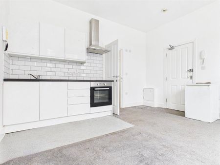 Property to rent - Photo 5