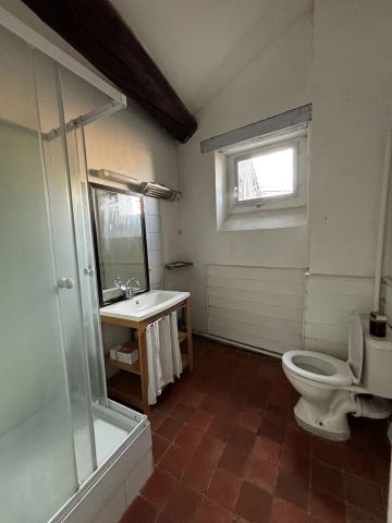 Location Appartement 3 pièces 72m² NIMES 30000 - Photo 3