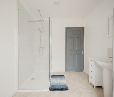 1 bedroom in a flat share to rent - Photo 5