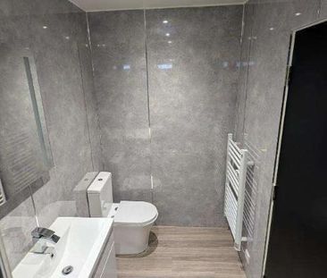 Manchester Road, Heywood, OL10 - Photo 4